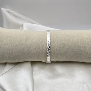 Sterling Silver 925 Textured Diamond Cut Lux Bangle